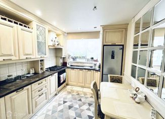 Продам трехкомнатную квартиру, 58 м2, Нижний Новгород, Южное шоссе, 21, метро Парк Культуры