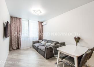 Продается 2-ком. квартира, 65 м2, Тюмень, улица Газовиков, 73