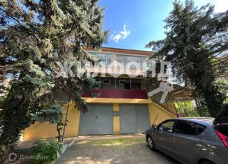 Продам дом, 140 м2, поселок Терский, Центральная улица