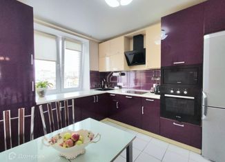 Продается 3-комнатная квартира, 71.6 м2, Омск, Волгоградская улица, 44, Кировский округ