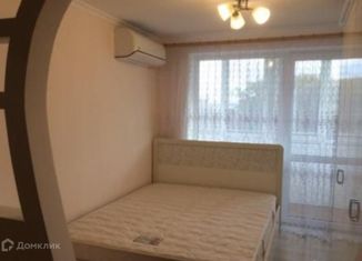 Сдается в аренду 1-ком. квартира, 30 м2, Симферополь, улица Самокиша, 4