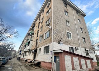 Продается 1-комнатная квартира, 32.2 м2, Элиста, 1-й микрорайон, 23