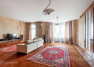 Сдам в аренду 3-комнатную квартиру, 140 м2, Москва, улица Короленко, 5, улица Короленко