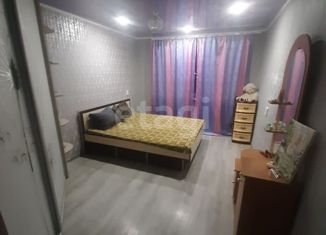 Продается 3-комнатная квартира, 64 м2, Крым, улица 60 лет Октября, 14