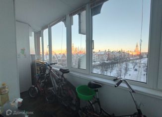 Продам двухкомнатную квартиру, 64 м2, Йошкар-Ола, улица Эшкинина, 3, микрорайон Сомбатхей