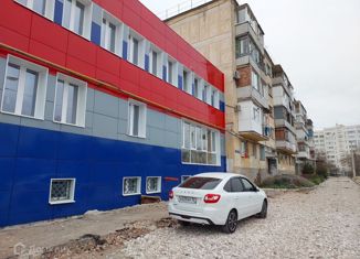 Продается 1-ком. квартира, 97.7 м2, Севастополь, улица Маршала Крылова, 8А/1