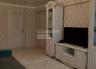 Продажа 3-ком. квартиры, 60 м2, Астрахань, улица Дубровинского, 64