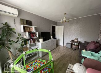 Продажа 3-ком. квартиры, 54 м2, Евпатория, улица Некрасова, 59