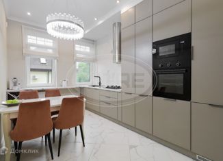 Продается 2-комнатная квартира, 57 м2, Калининград, улица Ватутина, 22