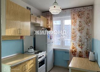 Продаю двухкомнатную квартиру, 45 м2, Новосибирская область, Полтавская улица, 47