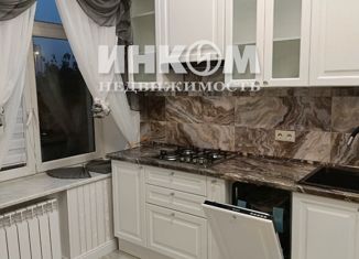 Сдается трехкомнатная квартира, 80 м2, Москва, Кутузовский проспект, 28