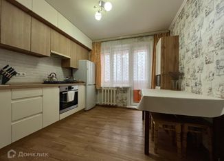 Продается 3-ком. квартира, 71.5 м2, поселок городского типа Кугеси, Советская улица, 84