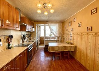 Продам трехкомнатную квартиру, 65 м2, Санкт-Петербург, проспект Ударников, 36