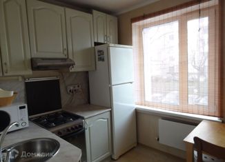 Сдам трехкомнатную квартиру, 60 м2, Москва, Мантулинская улица, 2, метро Улица 1905 года