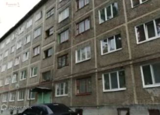 Однокомнатная квартира на продажу, 29 м2, Ревда, улица Советских Космонавтов, 1