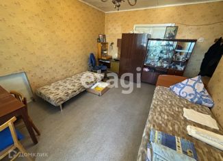 Сдаю в аренду комнату, 16 м2, Красноярск, Омская улица, 38