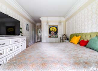 Продам 3-ком. квартиру, 90.6 м2, Санкт-Петербург, Бассейная улица, 79, метро Парк Победы