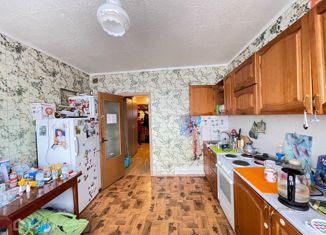 Продам 3-комнатную квартиру, 75.8 м2, Москва, улица Маршала Савицкого, 28, улица Маршала Савицкого