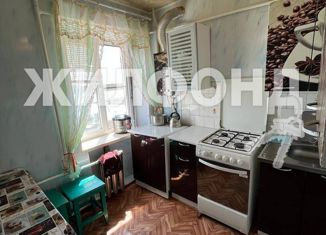 Продажа 2-ком. квартиры, 43 м2, село Оранжереи, Набережная улица, 3