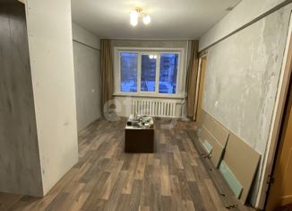 Продаю 3-ком. квартиру, 48 м2, Карачев, Первомайская улица, 127