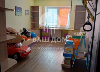 Продается 3-ком. квартира, 94.6 м2, Челябинск, улица Братьев Кашириных, 166, Центральный район