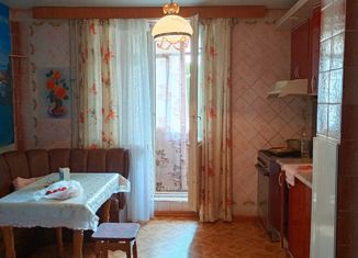 Продается 3-комнатная квартира, 94 м2, Евпатория, Интернациональная улица, 138