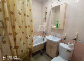 Продается 2-ком. квартира, 44.4 м2, Екатеринбург, улица Вали Котика, 13, улица Вали Котика