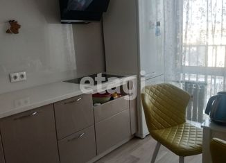 Продается 3-комнатная квартира, 69.7 м2, посёлок Солонцы, ЖК Живём