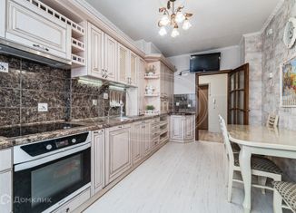 Продам 2-ком. квартиру, 83 м2, Калининград, улица Гайдара, 122