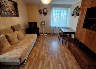 Продажа 3-ком. квартиры, 60.5 м2, Евпатория, улица Конституции, 3