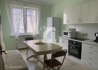 Сдача в аренду 2-ком. квартиры, 70 м2, Краснодар, Уральская улица, 75к2