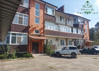 Продам двухкомнатную квартиру, 65.5 м2, Абинск, улица Володарского, 1Бк1