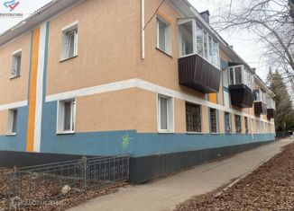 Продам двухкомнатную квартиру, 42.2 м2, Альметьевск, улица Клары Цеткин, 20