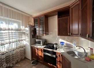 Продается 3-комнатная квартира, 68.7 м2, Тюменская область, Нововартовская улица, 6