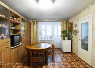 Продается 5-комнатная квартира, 116 м2, Кировская область, улица Сурикова, 10А
