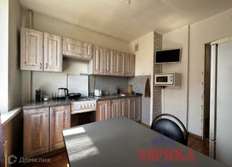 Продается трехкомнатная квартира, 61.7 м2, Крымск, Октябрьская улица, 37Д