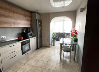 Продам 5-комнатную квартиру, 178.3 м2, Ставрополь, улица Доваторцев, 34А, Промышленный район