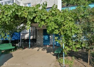 Продается 2-ком. квартира, 52.5 м2, станица Калининская, переулок Гагарина, 1