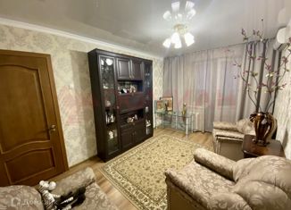 Продаю 4-комнатную квартиру, 98 м2, Батайск, улица Северный Массив, 7Д