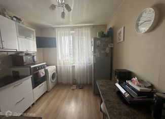 Продаю 2-комнатную квартиру, 51 м2, Челябинск, улица Курчатова, 1