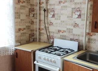 Трехкомнатная квартира на продажу, 50 м2, поселок Октябрьский, Центральная улица, 10