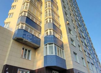 Продаю двухкомнатную квартиру, 65 м2, Орёл, площадь Поликарпова, 20, Железнодорожный район