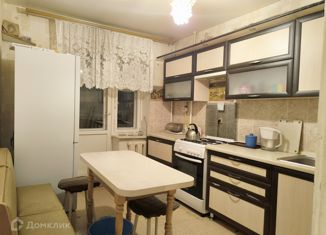 Продается 3-ком. квартира, 63 м2, Чувашия, улица Энтузиастов, 24