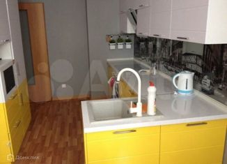 Продажа 2-ком. квартиры, 69.8 м2, Екатеринбург, улица Юлиуса Фучика, 3, метро Ботаническая