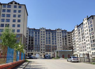 Продаю 1-комнатную квартиру, 49 м2, Нальчик, улица Тарчокова, 31А, район Мей