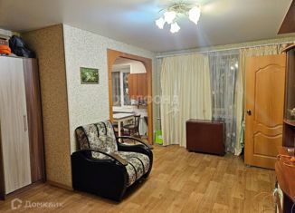 Продаю 2-ком. квартиру, 43 м2, Тольятти, улица Карла Маркса, 77