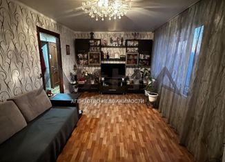 Продаю 2-ком. квартиру, 67 м2, Набережные Челны, Автозаводский проспект, 13