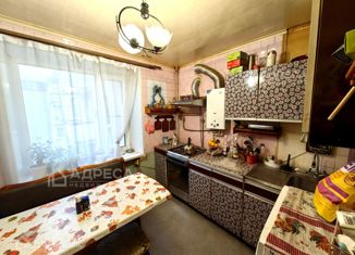 Продажа 4-ком. квартиры, 80 м2, Азов, Петровский бульвар, 48