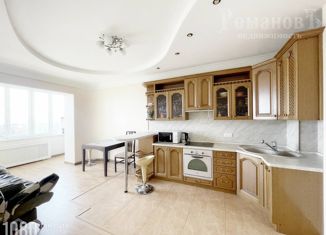 Продается 2-ком. квартира, 81 м2, Ставрополь, улица Ломоносова, 45, микрорайон №8