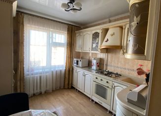 Продается 3-комнатная квартира, 72 м2, Владикавказ, улица Астана Кесаева, 34, 10-й микрорайон